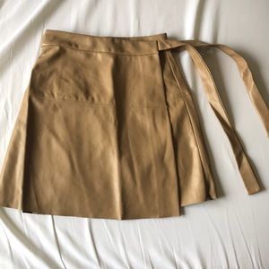 XXS Aritzia Wilfred free spurlock skirt in tan